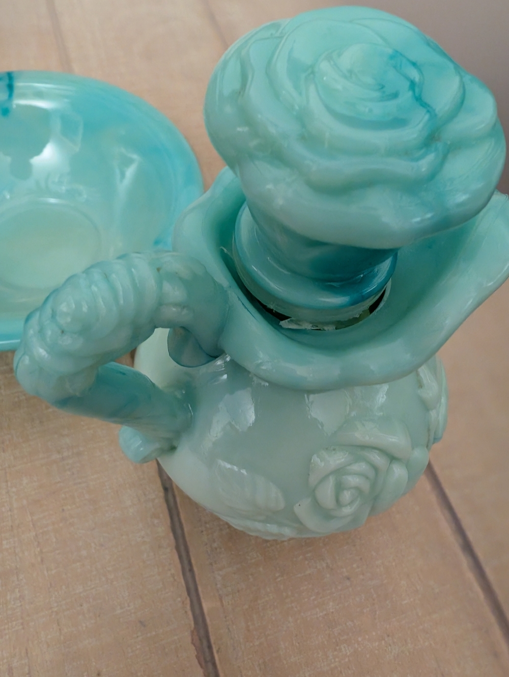 Vintage 70s Avon "Skin-So-Soft" Jadeite Milk Glass Set - Picture 11 of 11